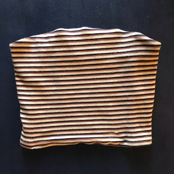 ✨3 for 20✨ Striped garage crop top - Picture 2 of 3